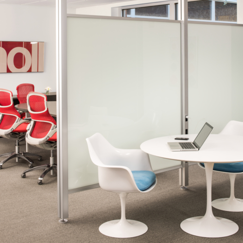 Saarinen Table - 0