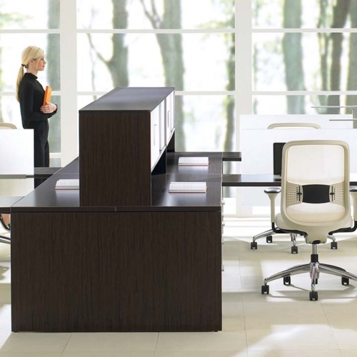 Expansion Desking by Teknion