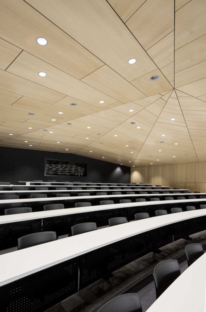 Centre hospitalier universitaire SainteJustine Healthcare Snapshots