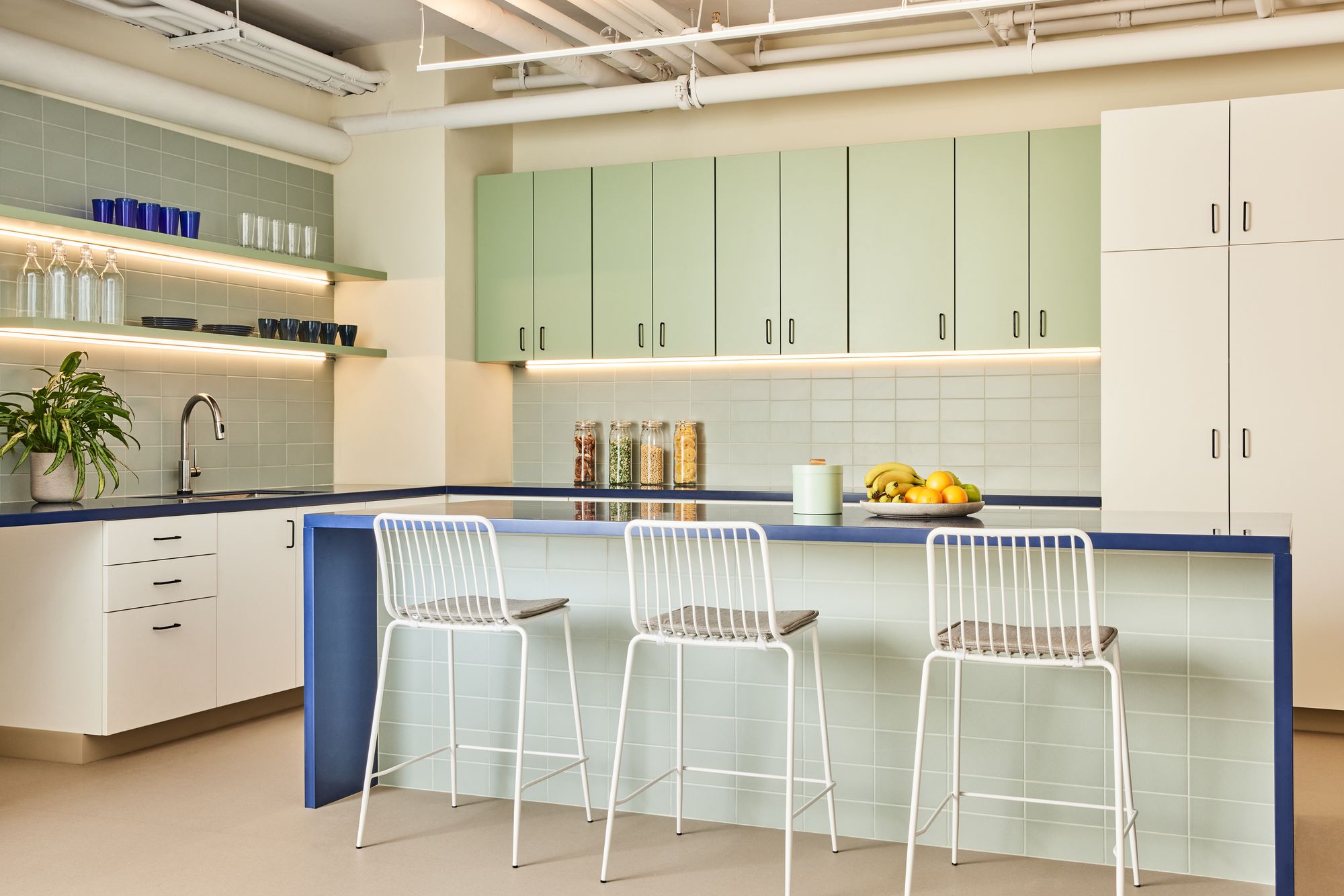 HealthQuarters Healthcare Snapshots