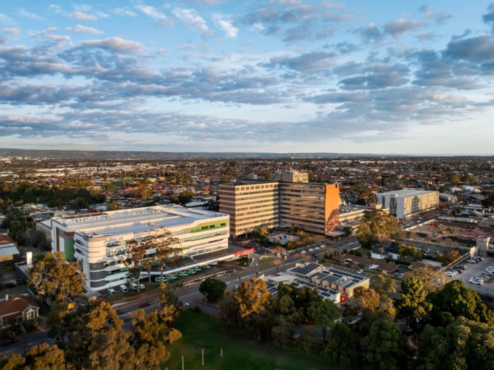 The Queen Elizabeth Hospital Clinical Services Building - 0