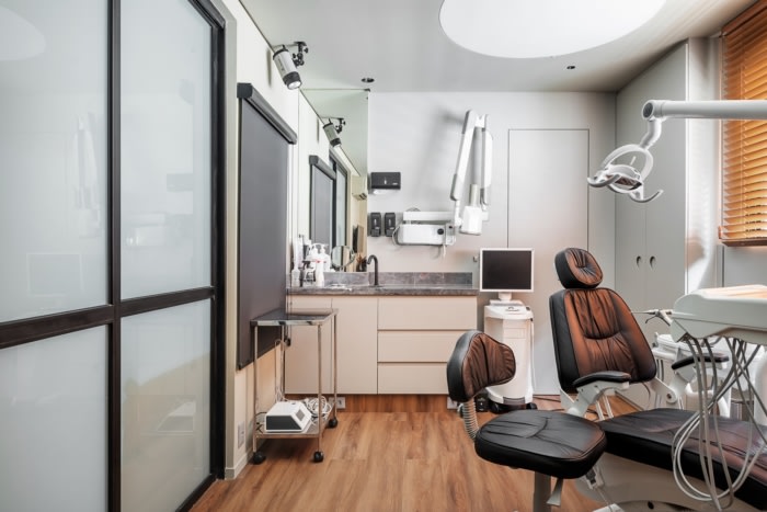 Evolute Dental Clinic - 0