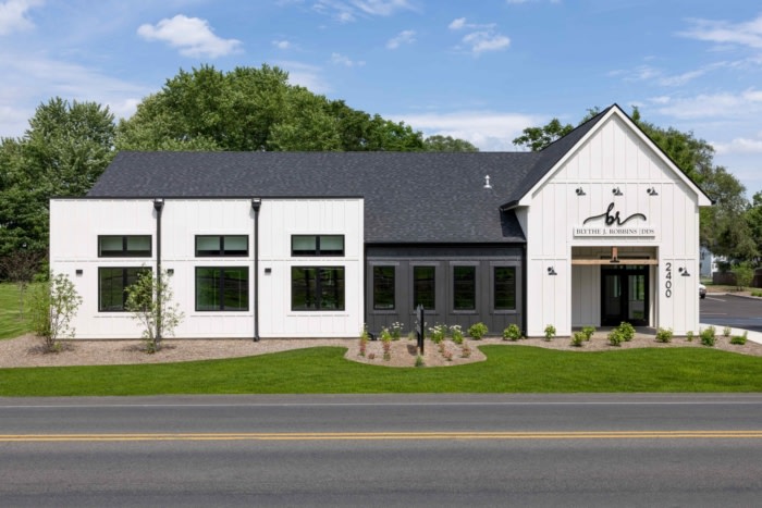 Blythe Robbins DDS Clinic - 0